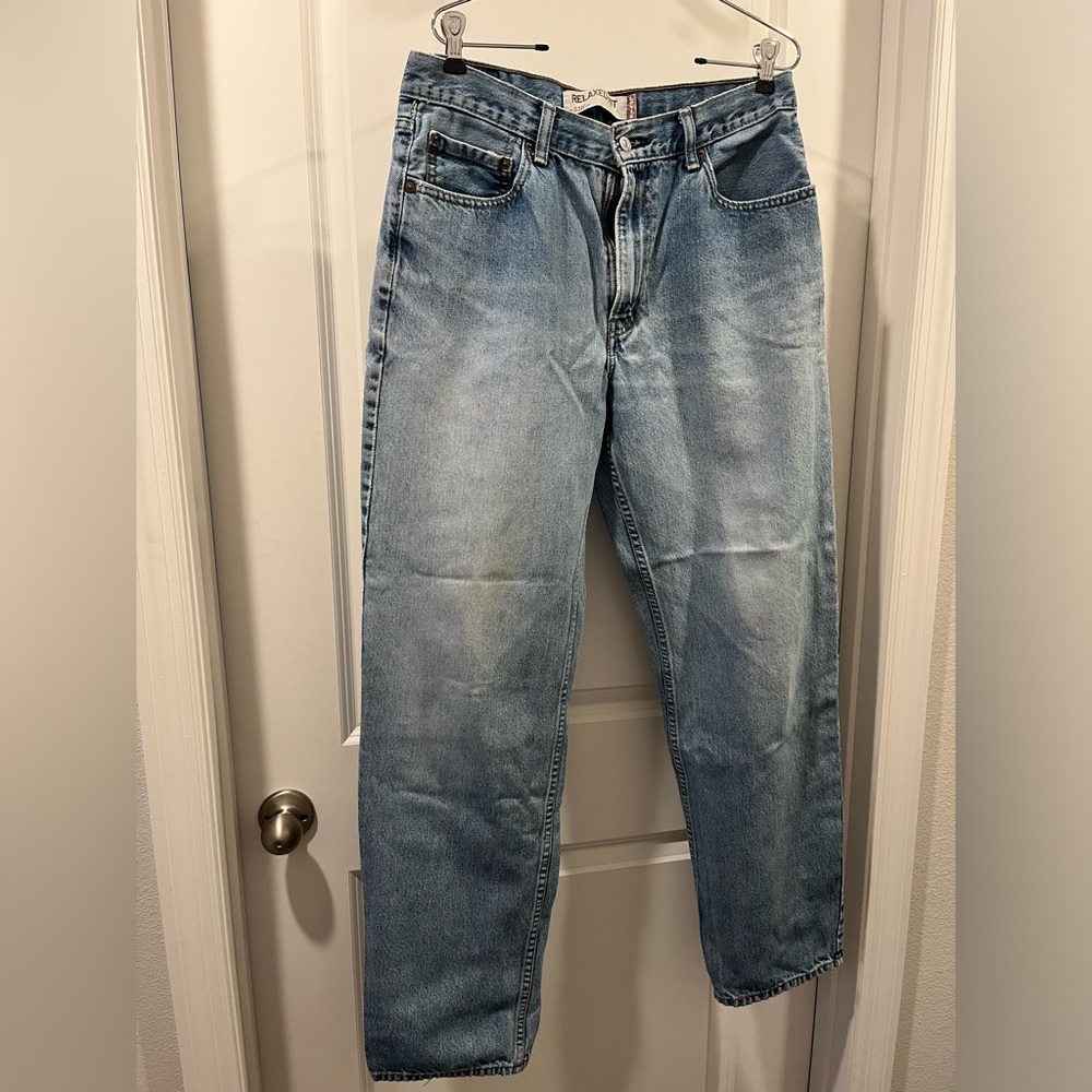 Levi’s Men’s jeans No. 550 Size 34x34/ Relaxed fit small stains on left jean leg
